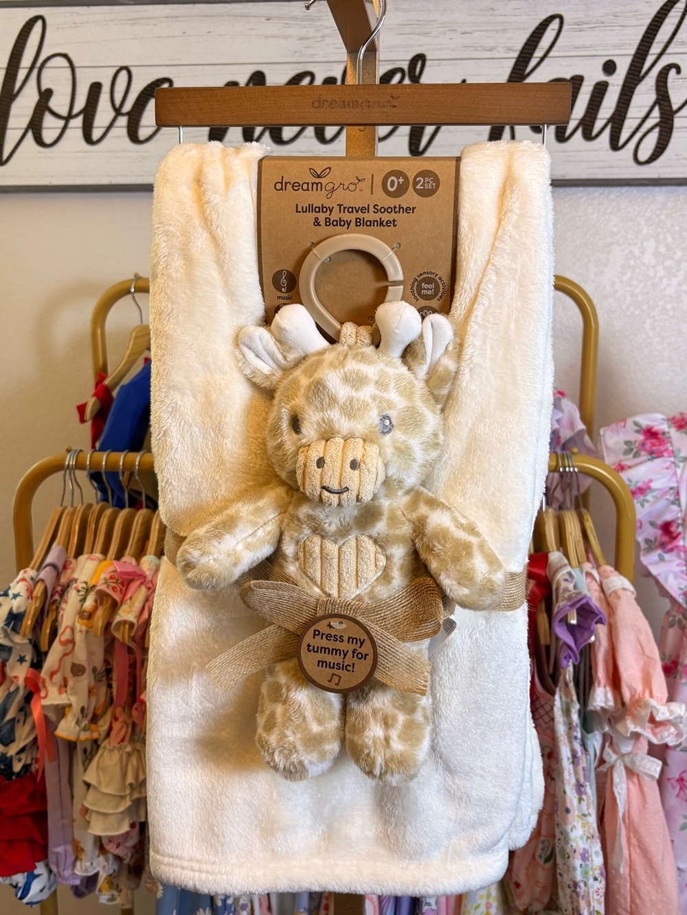 Dreamgro Lullaby Giraffe Soother & Plush Baby Blanket - Cream
